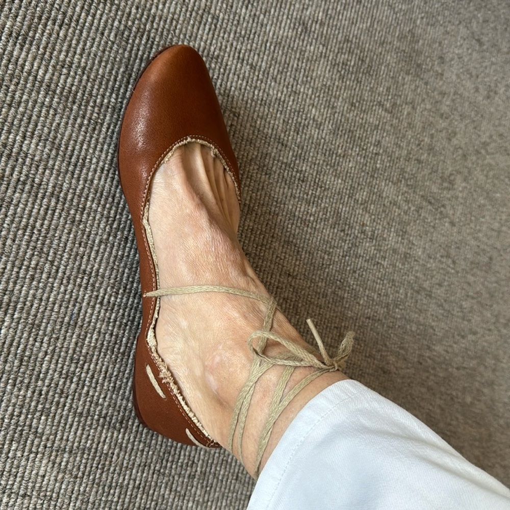 Natural color ballet flats with ankle ties